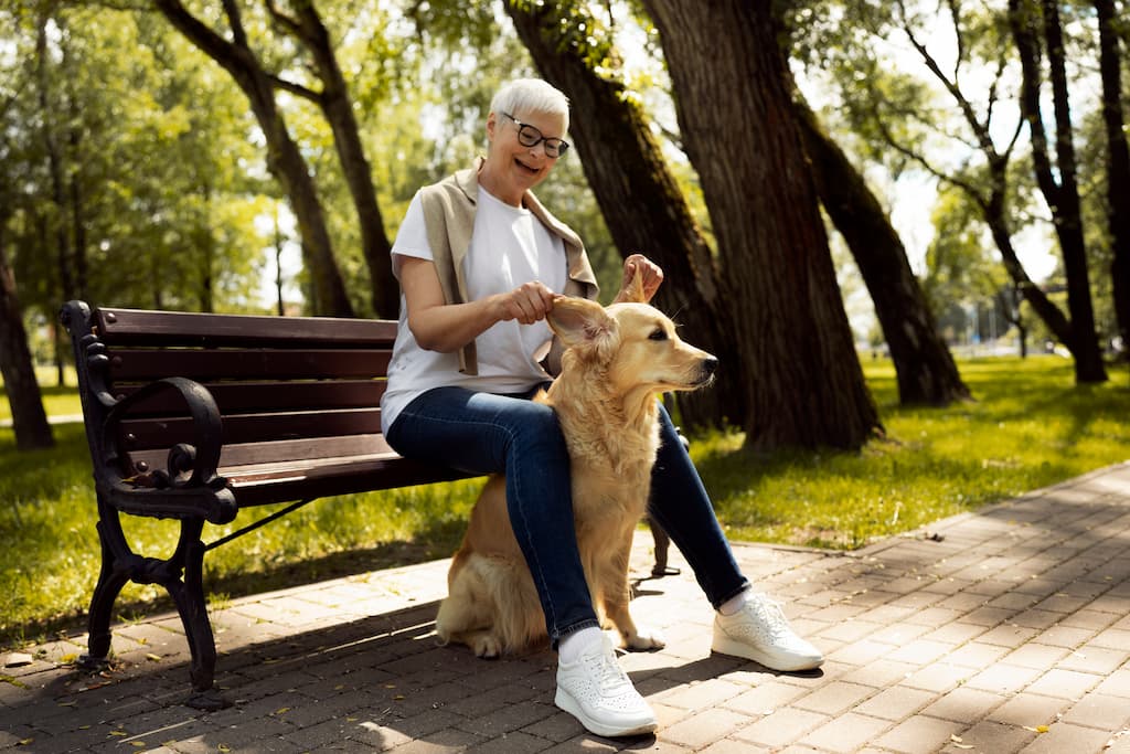 una raza de perro para personas mayores