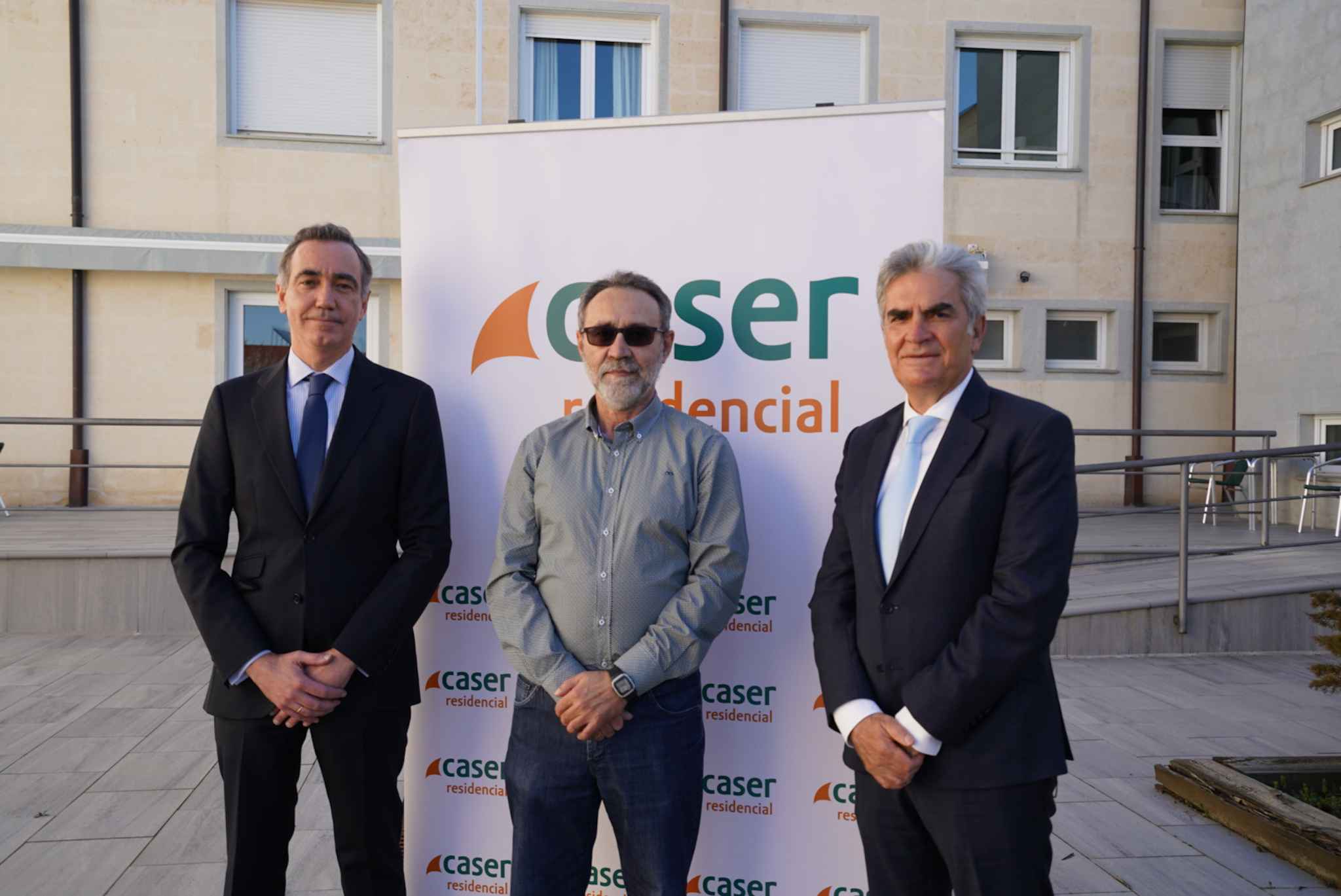 Valentín García, Director General de Caser Residencial junto a Pablo Rubio, Director de Operaciones y Jose Luis Ortiz, Directo de Caser Residencial Laguna